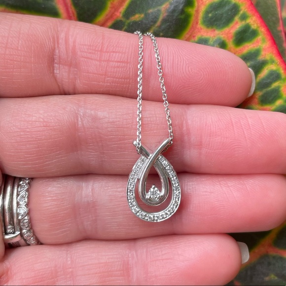 0.16ct. Diamond Pendant Sterling Silver Chain - Picture 3 of 13